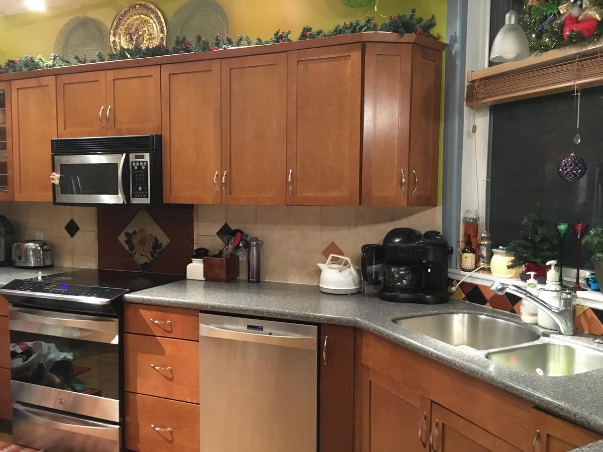 Mabuhay Lakeside Manor Bed and Breakfast Yellowknife Exterior foto
