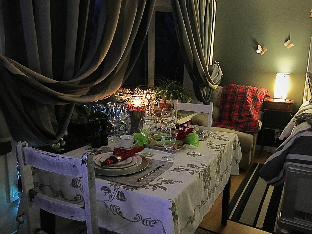 Mabuhay Lakeside Manor Bed and Breakfast Yellowknife Exterior foto