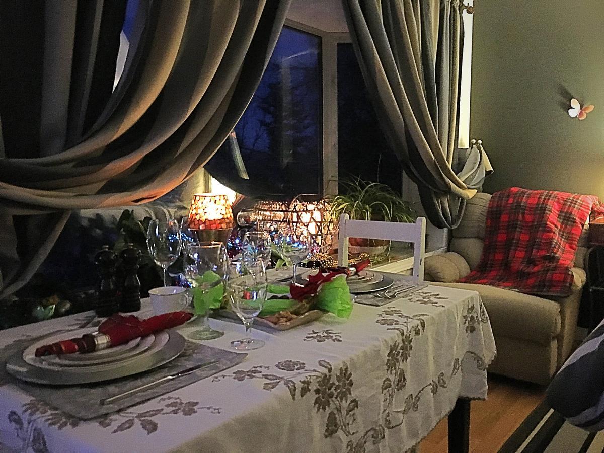 Mabuhay Lakeside Manor Bed and Breakfast Yellowknife Exterior foto