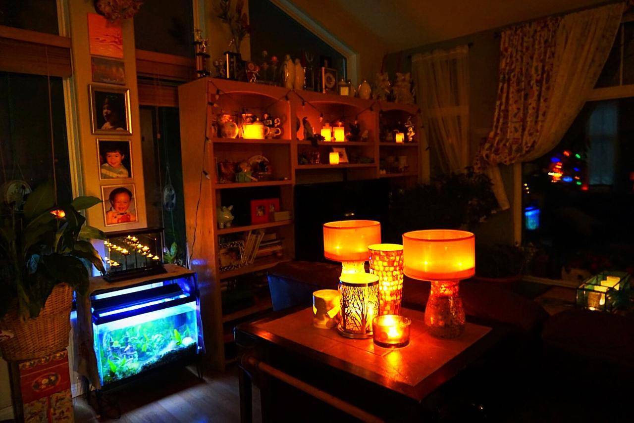 Mabuhay Lakeside Manor Bed and Breakfast Yellowknife Exterior foto