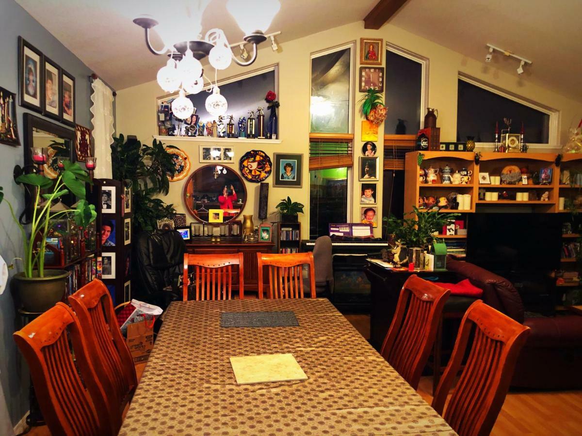 Mabuhay Lakeside Manor Bed and Breakfast Yellowknife Exterior foto